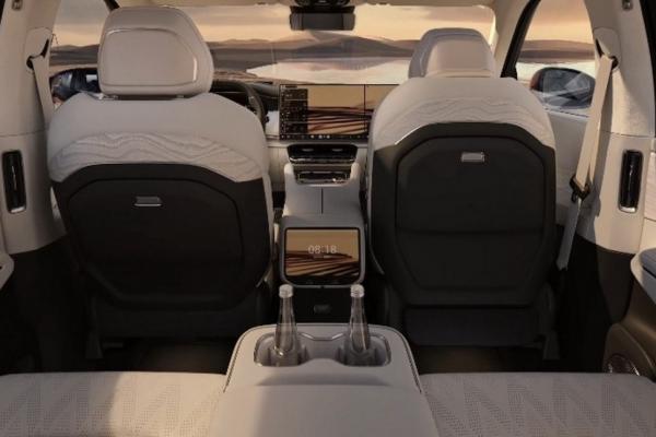 Zeekr ����� ������� �������� ���������� 8X  - 3