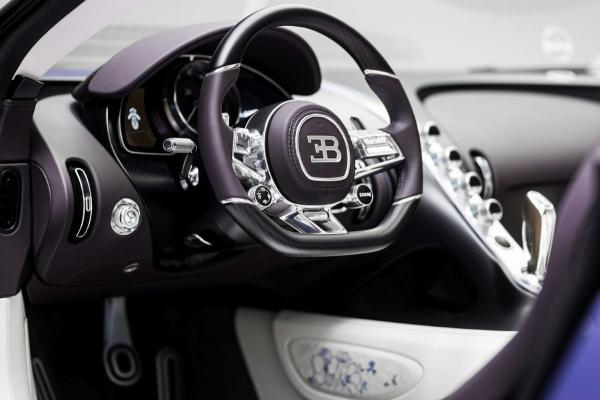 Bugatti сделала "цветочный" Mistral - 1