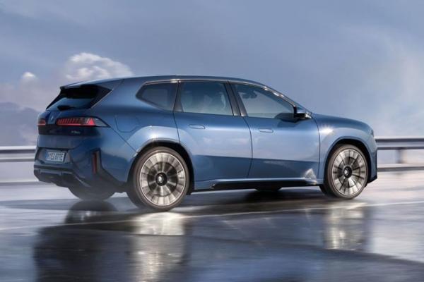 BMW хорошо удешевила новый iX3 - 2