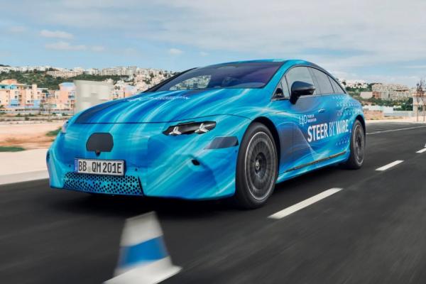 Mercedes ������� EQS �� ��������� - 4