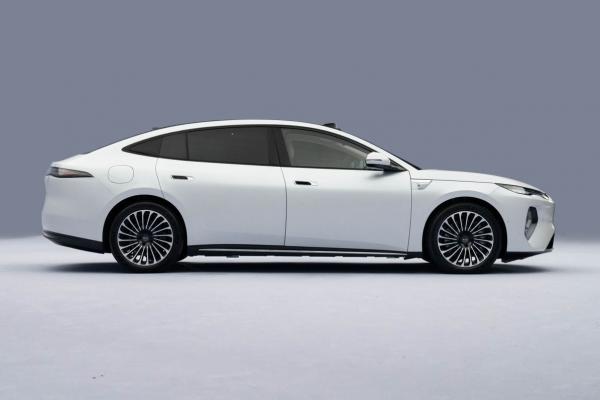 Новый флагман BYD полностью рассекречен - 1