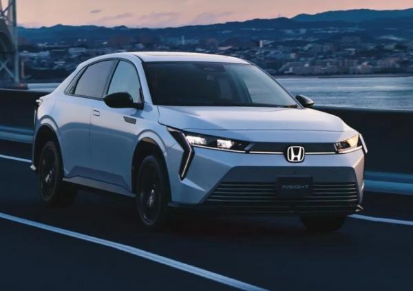 Honda Insight 2026. ���� Honda 