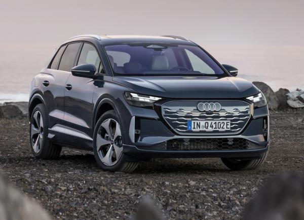 Audi Q4 e-tron. ���� Audi