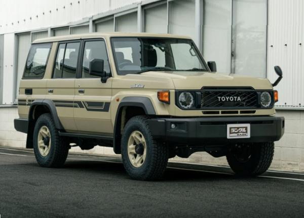 Toyota Land Cruiser 70. ���� Toyota