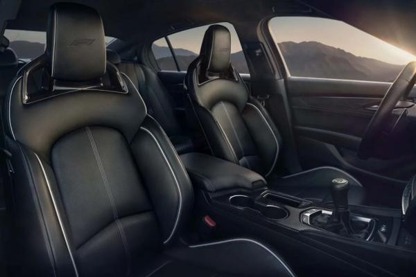 Cadillac "�����������" ����� CT5-V Blackwing - 1