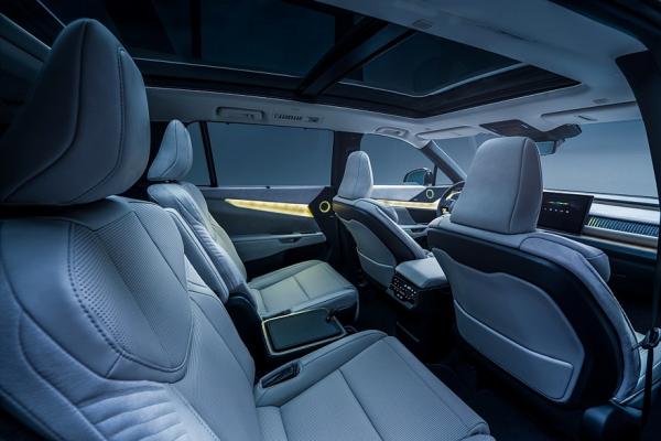 ����� ���������  Lexus ������� TZ - 3