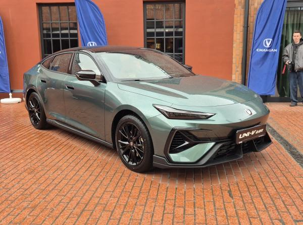 Changan UNI‑V. ���� Changan