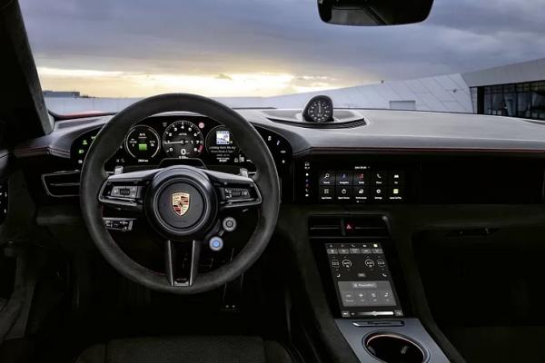 Porsche Taycan �������� �������� ��������� � ��� - 2