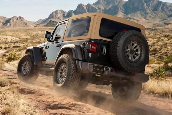 Jeep ������ � ����� ������� Wrangler Laredo - 1