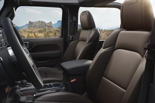 Jeep ������ � ����� ������� Wrangler Laredo - 2