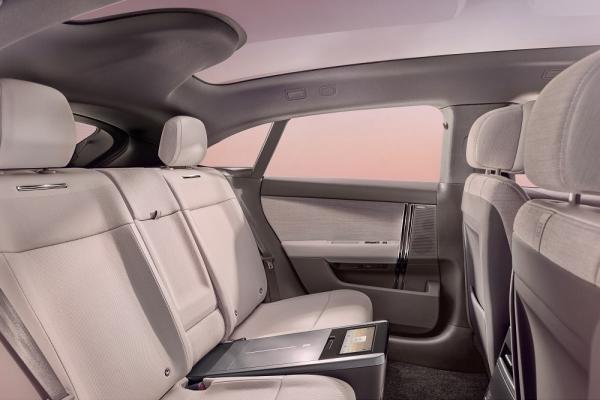 Новый Range Rover готовится к премьере - 3