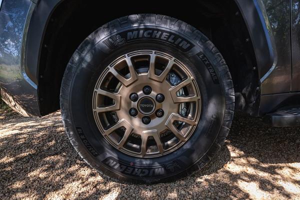 Toyota показала ретушированный Tundra - 1