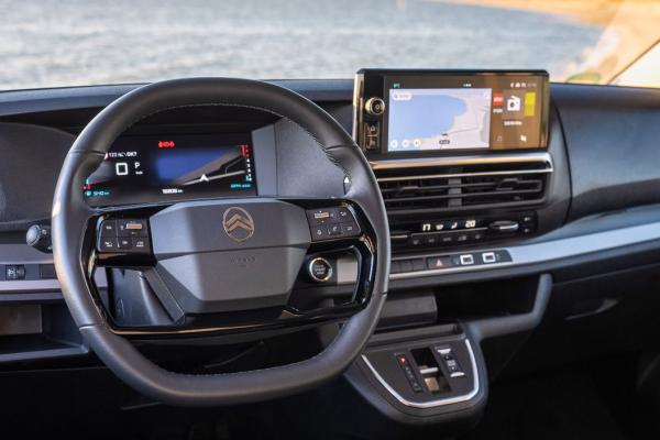 Citroen SpaceTourer опять получил ценник в рублях - 1
