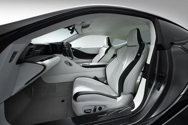 Lexus прощается с суперкаром LC - 1