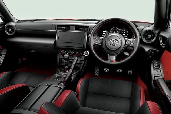 Toyota GR86  ��������� ����� �� "���������"  - 2