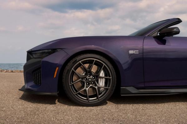Ford ������� ����� ������  Mustang ��� ����� - 1