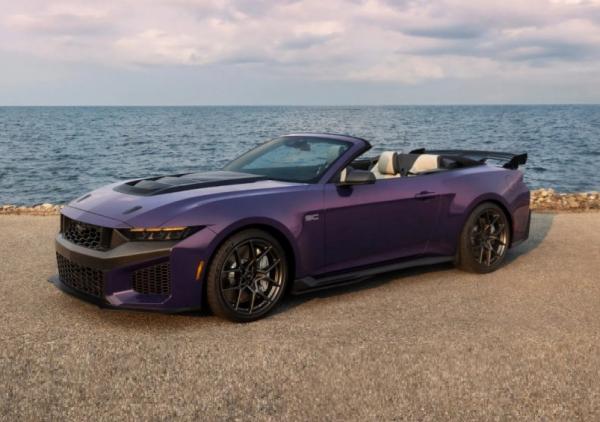 Ford Mustang Dark Horse SC Cabrio. ���� Ford 