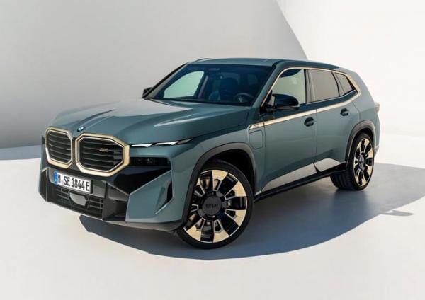 BMW XM. ���� BMW 