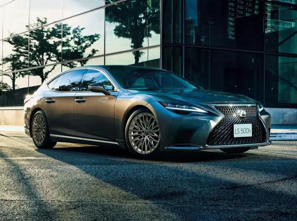 Lexus LS. ����  Lexus 