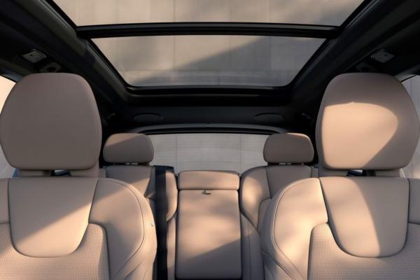 Volvo XC60 обновил внешность и технику - 4