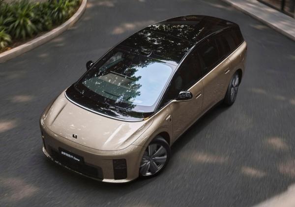 Li i9. ���� Li Auto
