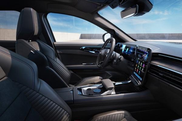 Rafale Hypnotic: кроссовер Renault по цене Mercedes - 2