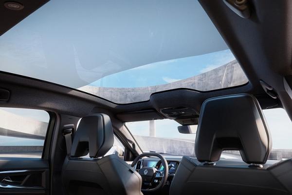 Rafale Hypnotic: кроссовер Renault по цене Mercedes - 3