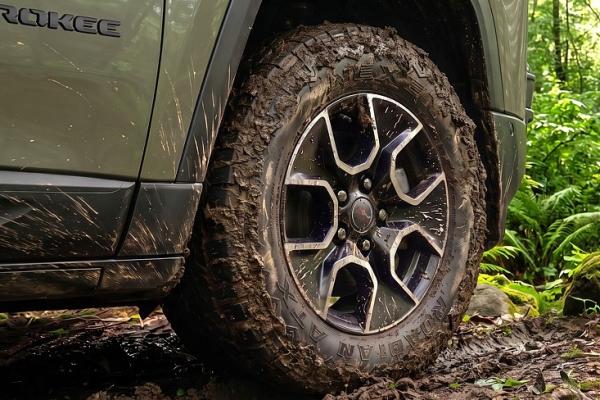 Jeep ������� ����� ����������� Cherokee - 3