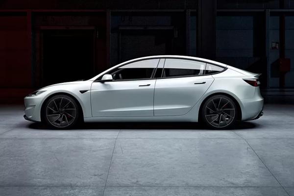Tesla обновила и "прокачала" Model 3 - 2