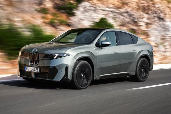 BMW iX3 ���������� � �����-����. ��� iX4 - 4