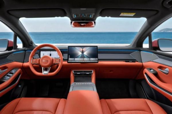 BYD Atto 8 ������� ����� ������� �������  - 1