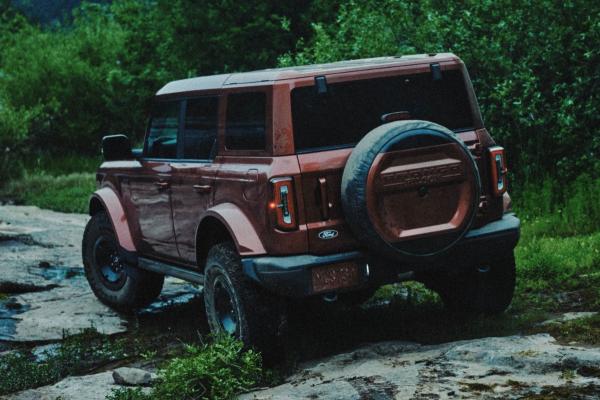 Ford ������� � "��������" Bronco  - 2
