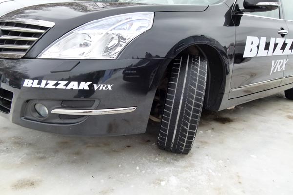 Bridgestone Blizzak VRX сокращает тормозной путь на льду
