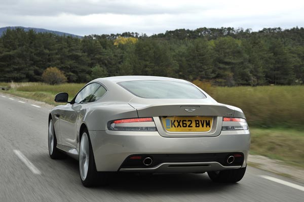 Из-за лучшего сочетания цены и потребительских качеств DB9 по-прежнему является главным (самым продаваемым) автомобилем в линейке моделей Aston Martin