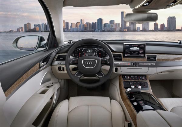 В «кокпите» царство элегантной функциональности – в духе Audi. Один только рычаг диапазонов АКПП чего стОит.