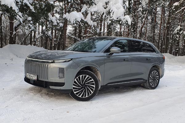 �������� �� ������������ �������� (����� � 4955 ��, ������ � 1975 ��), Exlantix ET �� �������� ���������� ��������� ���������� ����� ������ 