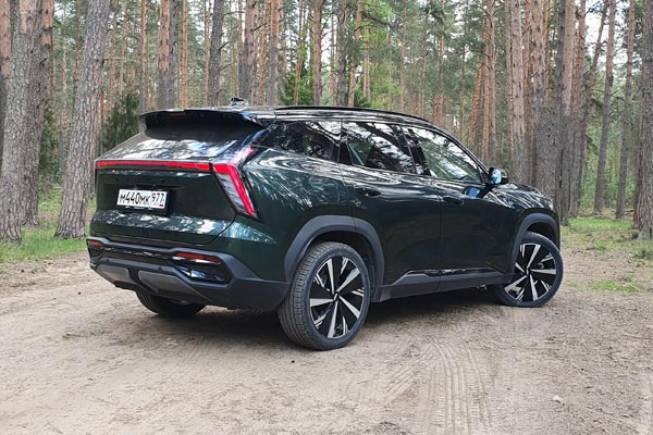 Geely Atlas ���������� ����� ����������� ��������, ������� ������� ��������� � �������� ���������, ��������� ������ 2-��������� ��������� � ������������ �������������� ������� � ��������������������