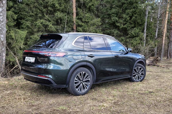 ���� ����������� Geely EX5 EM-i, �� ����� ����� ������� ������, �������� ����� � �� ������� ������, ��� �� 300 ����� ������