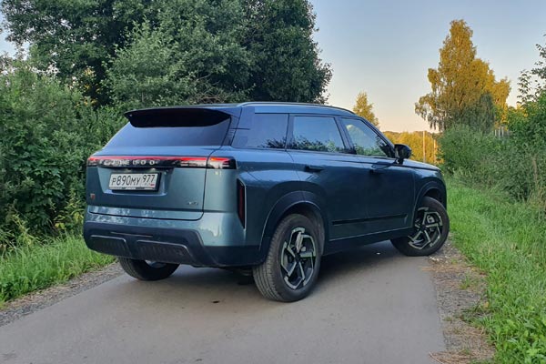 ���������� Jaecoo J7 � ����� �������� �������� �����������, �� ����� ������� ��������� ��� ��������. � ���� ����������� ������, �������, ��������� ������������ �����, �������� ������� �������. ���� ���� ���������� ����� � ����������
