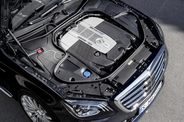 Mercedes-AMG S 65, бензиновый двигатель V12 мощностью 630 л.с. с двойным турбонаддувом