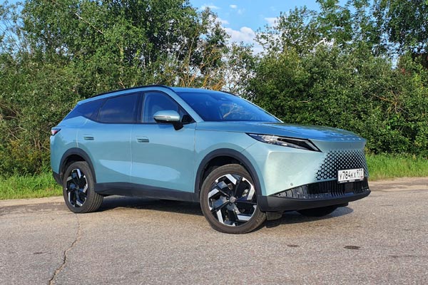  Omoda C7   .      ,     ,      