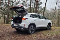 В топовой версии дверь багажника с электроприводом