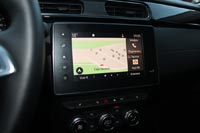 Мультимедийная система с 8-дюймовым экраном работает под управлением Яндекс.Авто