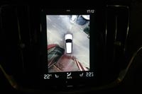 Система камер кругового обзора помогает на парковке