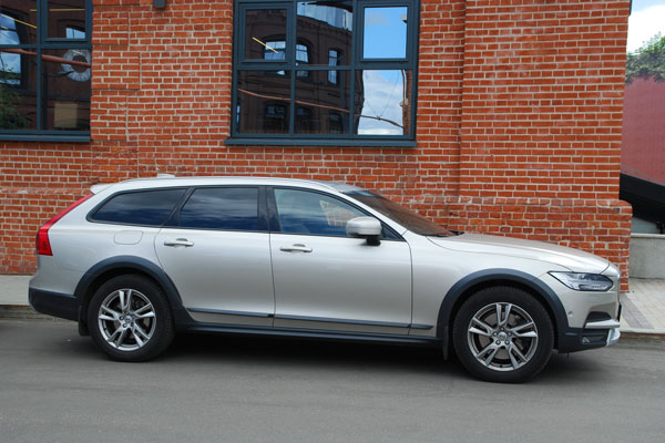Volvo V90 Cross Country D4