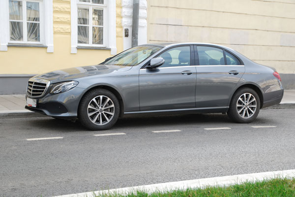 Mercedes E200